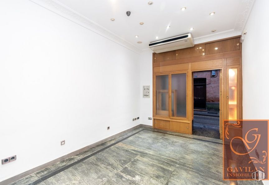 Local en venta en Calle San Juan, Daganzo de Arriba, Madrid, 28814 con ebanistería, propiedad, accesorio, edificio, madera, alumbrado, puerta, suelo, suelos y hall alrededor