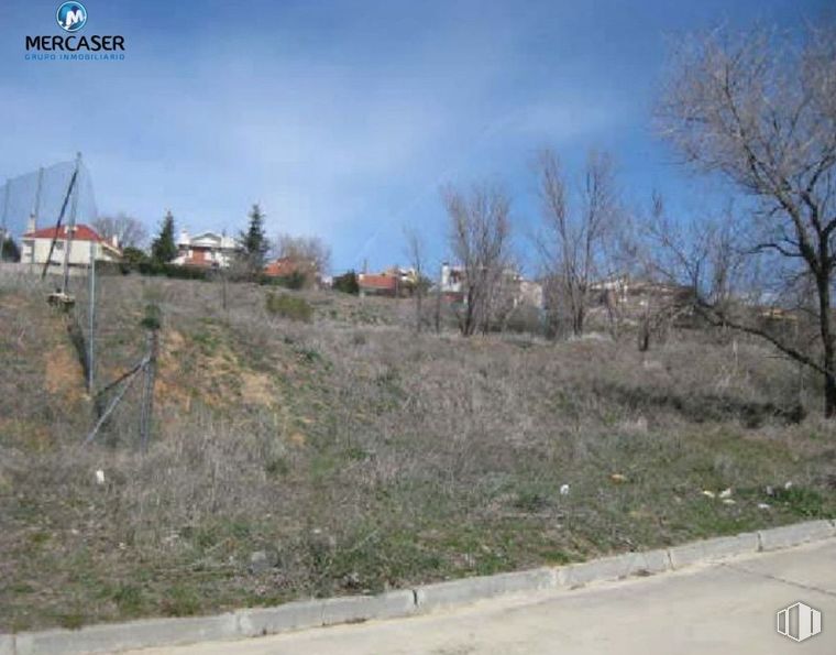 Land for sale at Avenida Valdetorres, El Casar, Guadalajara, 19170 with plant, sky, cloud, land lot, tree, grass, natural landscape, asphalt, landscape and road surface around