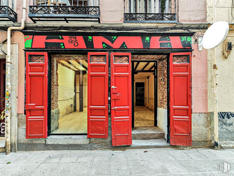 Local en venta en Calle Cristo, 3, Centro, Madrid, 28015 con puerta, ventana, edificio, accesorio, rectángulo, madera, ladrillo, fachada, simetría y tintes y matices alrededor