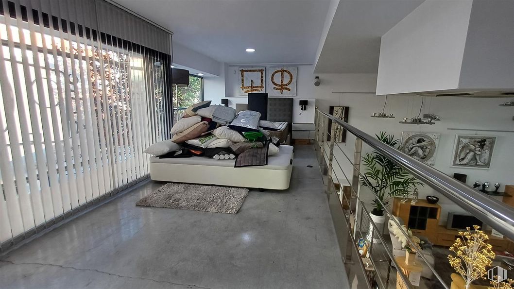 Local en alquiler y venta en Calle San José de Calasanz, Getafe, Madrid, 28902 con cama, planta de interior, interiorismo, suelo, suelos, edificio, confort, sala de estar, casa y condominio alrededor