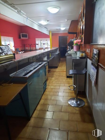 Retail for sale & for rent at Calle Santa Teresa, Gálvez, Toledo, 45164 with chair, stool, kitchen, interior design, flooring, countertop, floor, building, gas and ceiling around