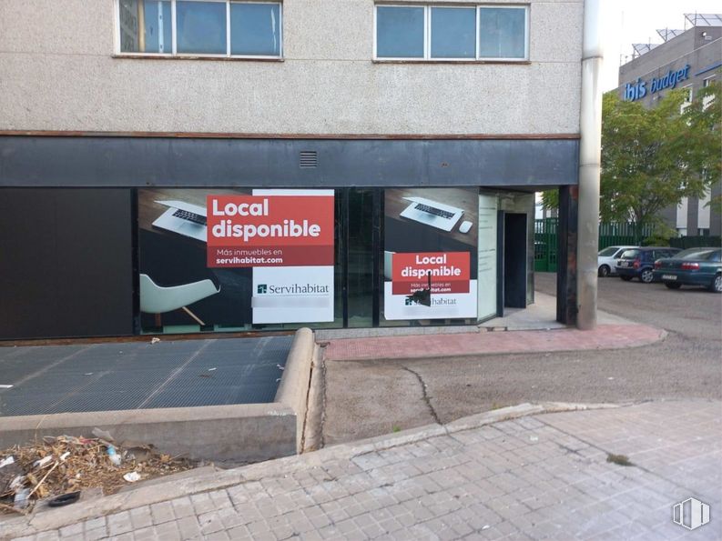 Retail for sale at Calle Río Bembézar, 8, Getafe, Madrid, 28906 with window, advertising, composite material, banner, sign, graphics and graphic design around