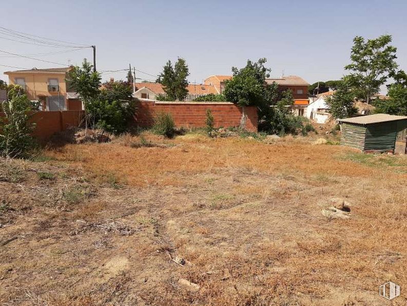 Land for sale at Zona centro, Layos, Toledo, 45123 with house, sky, plant, tree, building, land lot, window, landscape, residential area and grass around