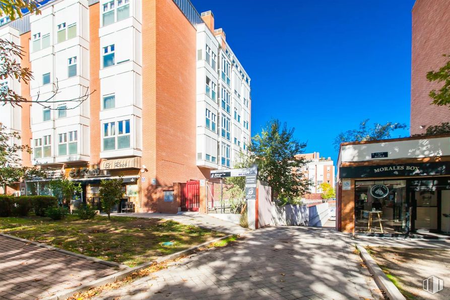 Local en venta en Calle Alcalá, San Blas - Canillejas, Madrid, 28027 con edificio, zona urbana, barrio, fachada, apartamento, ciudad, diseño urbano, área metropolitana, condominio y uso mixto alrededor