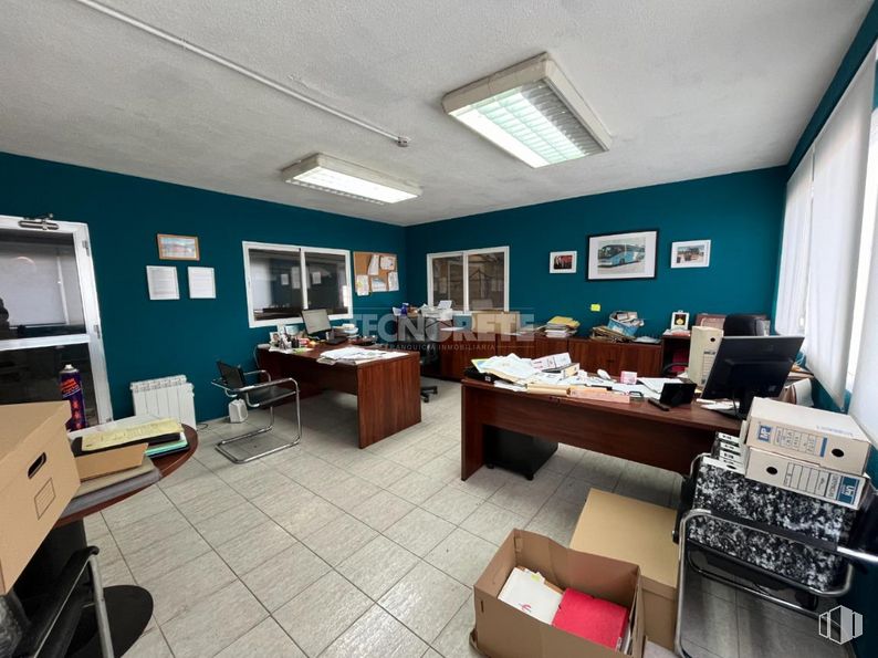 Industrial for sale at Calle Méjico, Guadalajara, 19004 with desk, shipping box, window, box, lighting, light fixture, chair, table, building and interior design around