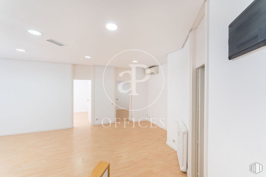 Oficina en venta en Avenida Pío XII, Chamartín, Madrid, 28016 con madera, hall, accesorio, suelos, suelo, tinte para madera, madera dura, suelo laminado, techo y espacio alrededor