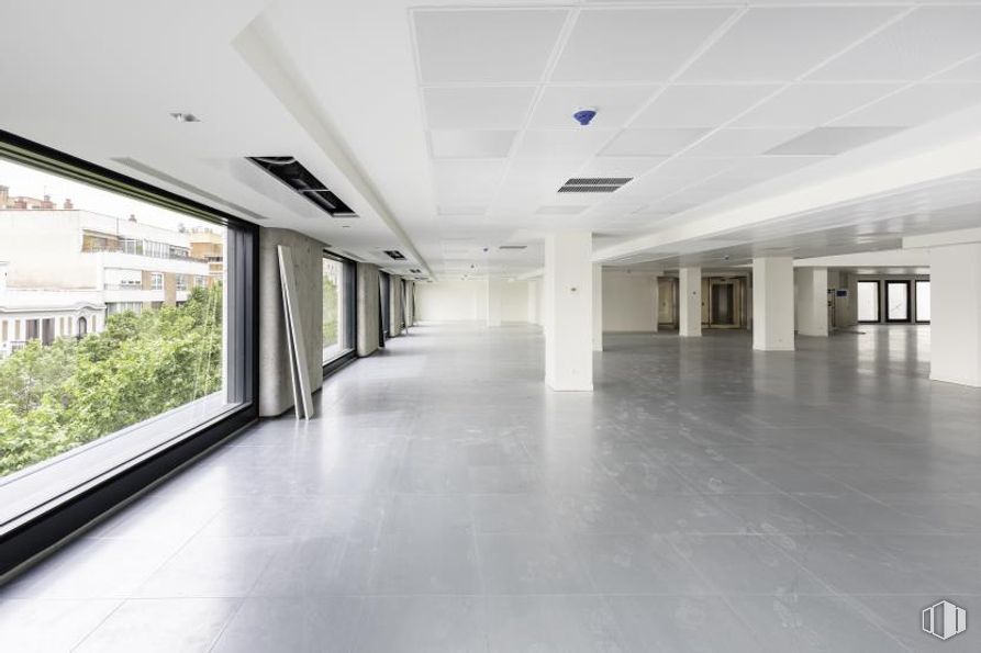 Oficina en alquiler en Calle Velázquez, 34, Salamanca, Madrid, 28001 con accesorio, interiorismo, suelos, suelo, hall, edificio, ventana, vidrio, techo y ciudad alrededor