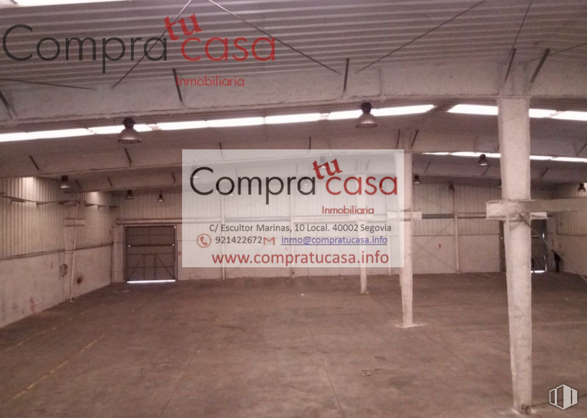 Industrial for sale at Polígono Industrial Nicomedes García , Valverde del Majano, Segovia, 40140 with floor, flooring, font, gas, ceiling, wood, concrete, signage, event and advertising around