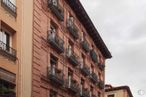 Retail for sale at Calle Magdalena, Centro, Madrid, 28012 with building, sky, car, window, tire, cloud, vehicle, wheel, motor vehicle and neighbourhood around