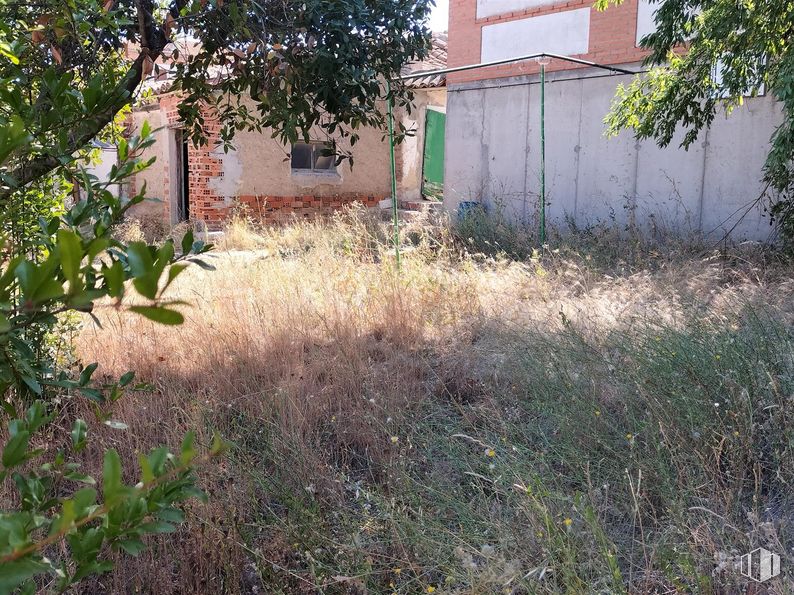 Suelo en venta en Calle Bernardino Beotas, Navalcarnero, Madrid, 28600 con planta, edificio, ventana, árbol, lote de terreno, casa, hierba, arbusto, paisaje y cubierta vegetal alrededor