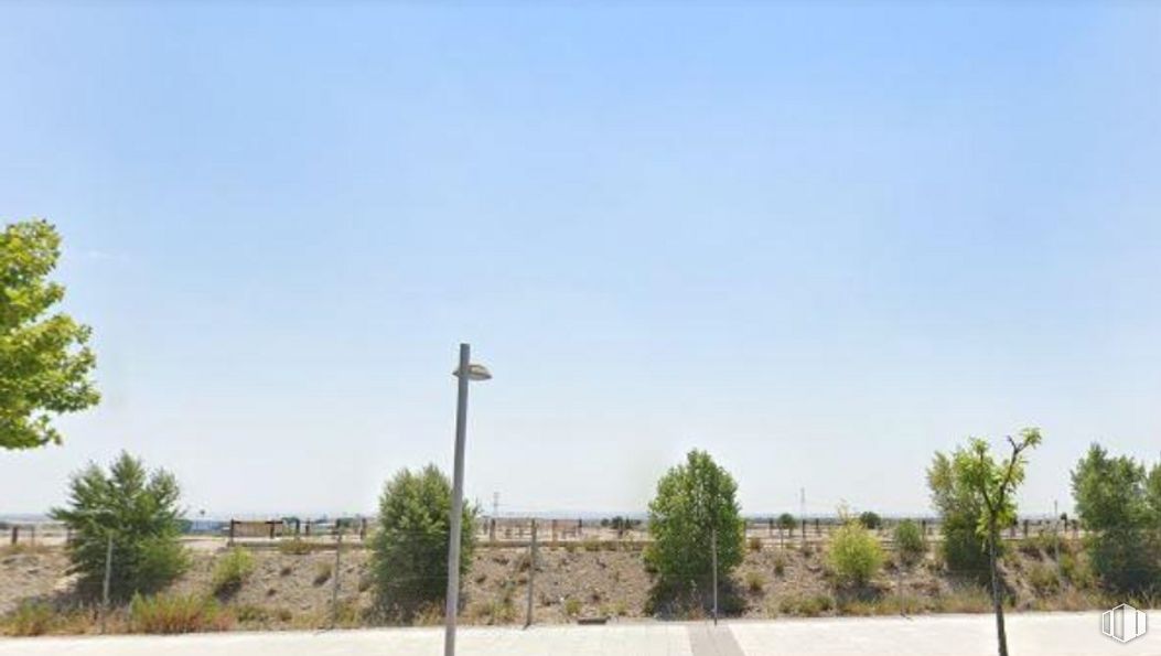 Suelo en venta en Calle Francisco de Goya, Seseña, Toledo, 45224 con cielo, planta, lote de terreno, cruz, árbol, llano, carretera, superficie de la carretera, hierba y horizonte alrededor