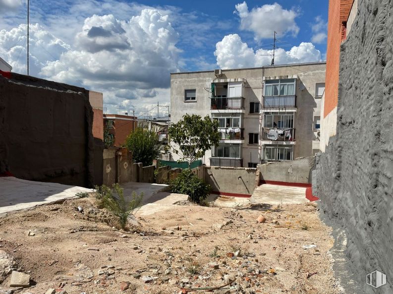 Land for sale at Centro urbano, San Sebastián de los Reyes, Madrid, 28700 with building, cloud, sky, plant, window, land lot, urban design, biome, neighbourhood and residential area around