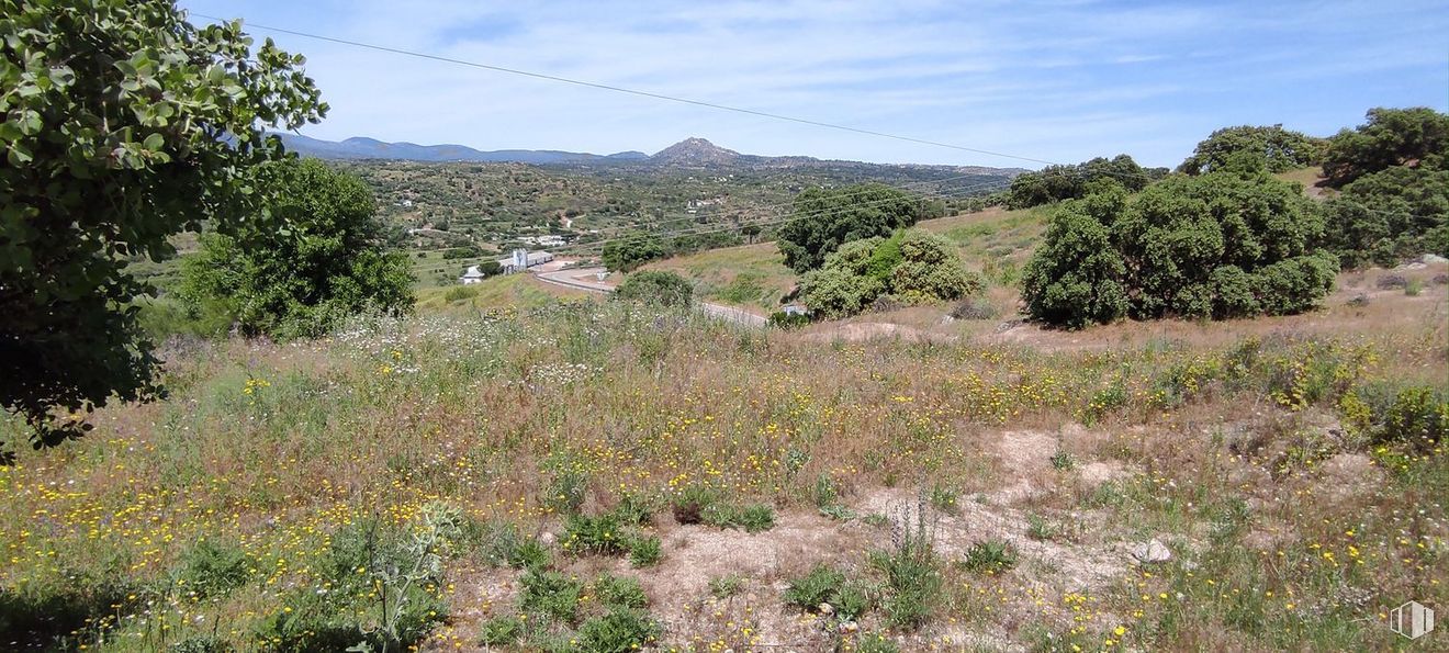 Land for sale at Zona Centro, Almorox, Toledo, 45900 with plant, cloud, sky, plant community, mountain, natural landscape, tree, mountainous landforms, grassland and plain around