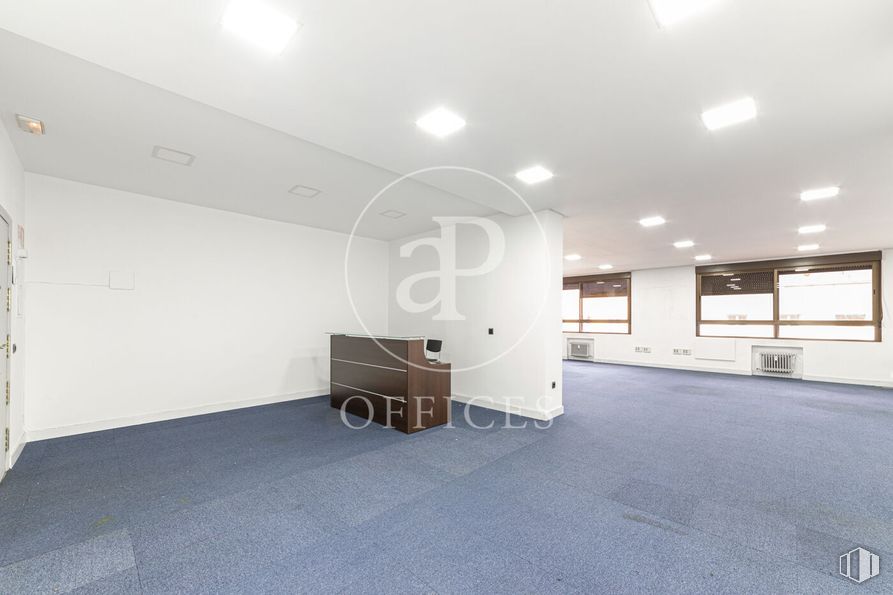 Oficina en alquiler en Calle Príncipe de Vergara, Salamanca, Madrid, 28001 con mueble, ventana, edificio, interiorismo, hall, suelo, madera, suelos, inmobiliario y techo alrededor