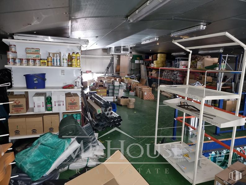 Industrial for rent at Calle Castaños, Torrejón de Velasco, Madrid, 28990 with furniture, automotive design, retail, engineering, flooring, machine, building, shelf, service and box around