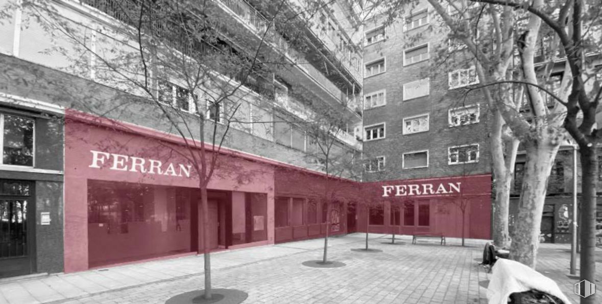 Local en alquiler en Plaza Luca de Tena, 6, Arganzuela, Madrid, 28045 con edificio, ventana, blanco, negro, arquitectura, en blanco y negro, diseño urbano, línea, fachada y árbol alrededor