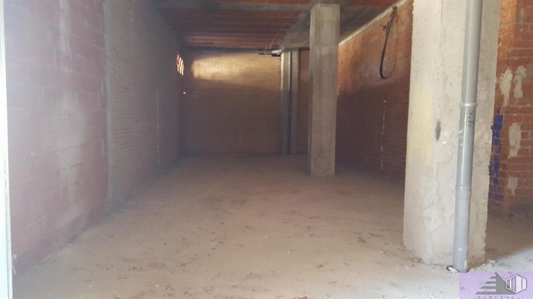 Local en venta en Calle Doménico Veneciano, Seseña, Toledo, 45223 con madera, suelo, accesorio, suelos, material compuesto, hormigón, techo, sótano, habitación y hall alrededor