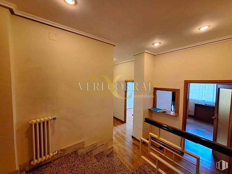 Oficina en venta en Avenida Alberto Alcocer, Chamartín, Madrid, 28036 con alumbrado, madera, suelos, suelo, edificio, casa, hall, madera dura, techo y televisor alrededor