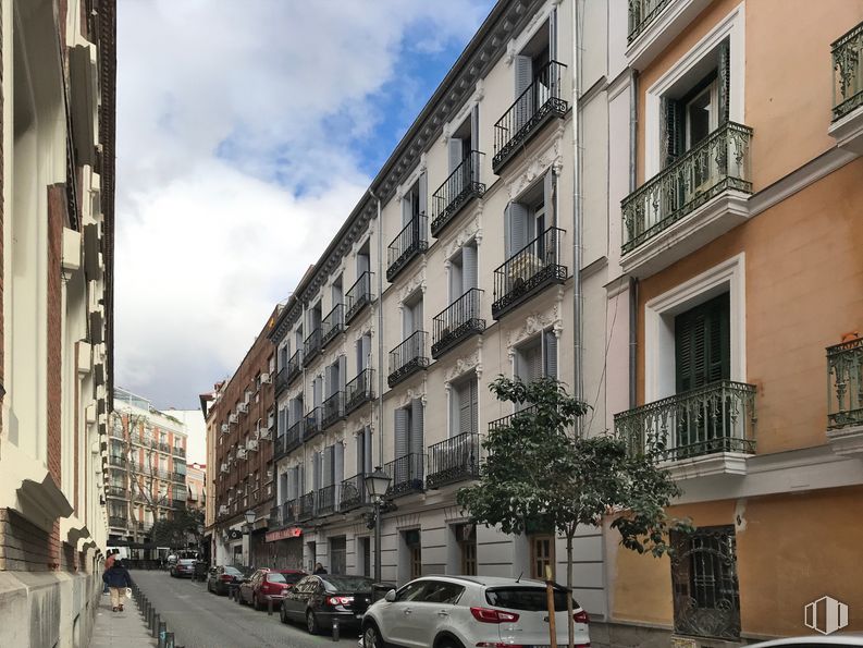 Local en alquiler y venta en Calle Ballesta, 26, Centro, Madrid, 28004 con coche, edificio, ventana, vehículo terrestre, neumático, rueda, nube, propiedad, vehículo y cielo alrededor