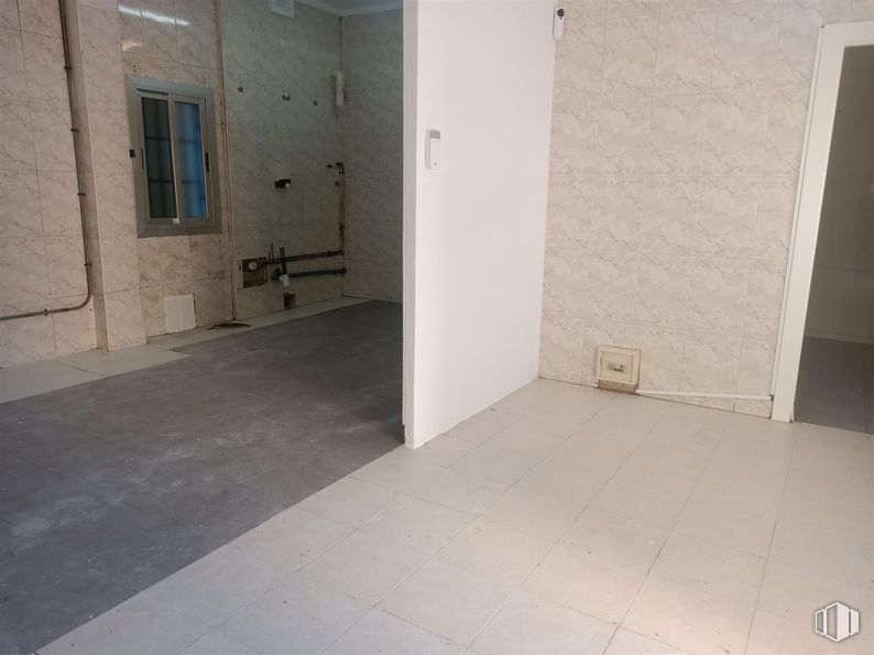 Local en venta en Calle Ruiz Alda, 43, Valdemoro, Madrid, 28342 con ventana, accesorio, suelos, madera, suelo, puerta, edificio, material compuesto, techo y hormigón alrededor