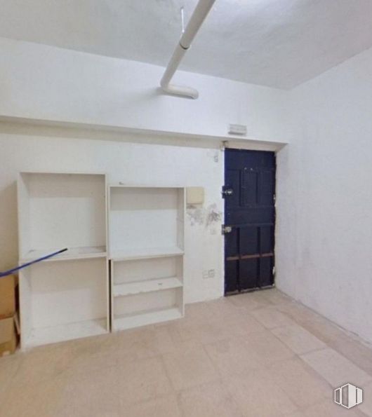 Local en alquiler en Zona Chamberí, Chamberí, Madrid, 28010 con puerta, edificio, madera, accesorio, diseño de interiores, piso, tinte para madera, suelo, estantería y madera alrededor