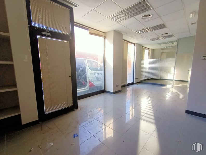 Oficina en venta en Calle San Marcos, Talavera de la Reina, Toledo, 45600 con puerta, suelos, suelo, interiorismo, techo, material compuesto, vidrio, suelo de baldosas, transparencia y azulejo alrededor