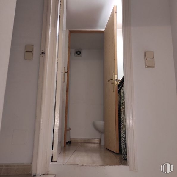 Local en venta en Calle Miguel de Moncada, Alcalá de Henares, Madrid, 28804 con propiedad, edificio, accesorio, madera, pavimentos, casa, piso, pared, puerta y madera alrededor