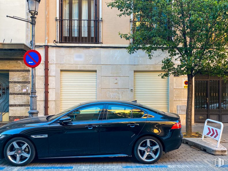 Local en alquiler y venta en Calle Stuart, 57, Aranjuez, Madrid, 28300 con rueda, coche, ventana, silla, neumático, vehículo, azul, neumático automotriz, iluminación automotriz y rueda de aleación alrededor