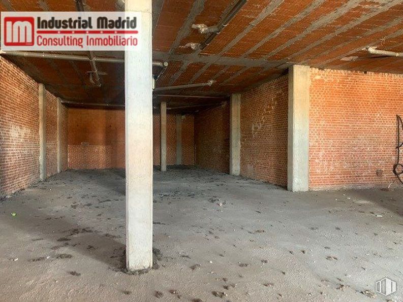 Local en alquiler y venta en Avenida de la Constitución, 184, Torrejón de Ardoz, Madrid, 28850 con edificio, madera, ladrillo, albañilería, suelo, piso, material de construcción, viga, material compuesto y pasillo alrededor