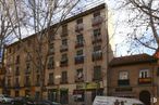 Retail for sale at Calle Ribera de Curtidores, Centro, Madrid, 28005 with car, person, building, sky, window, wheel, tire, vehicle, tree and plant around