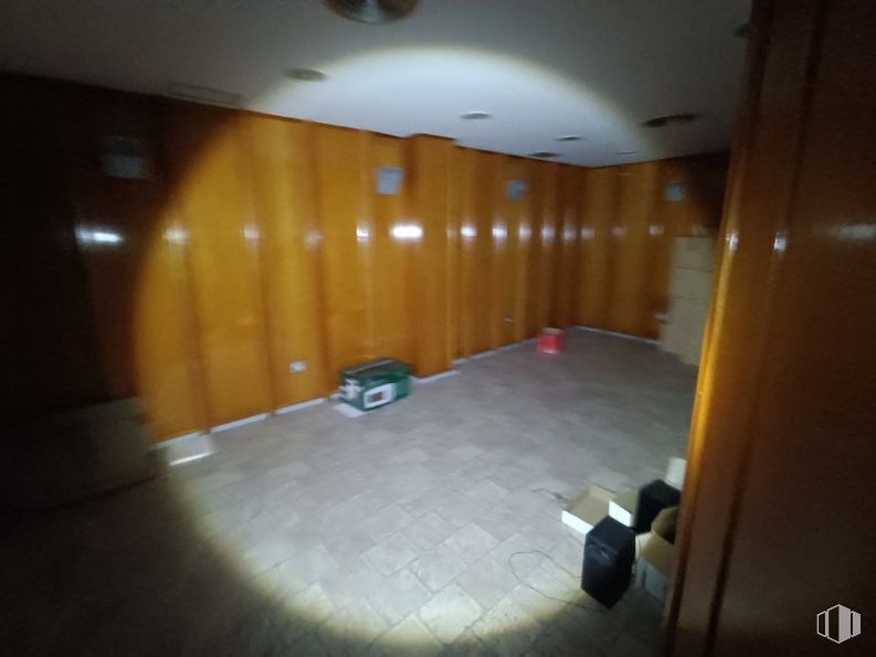 Oficina en venta en Calle Nueva, Toledo, 45001 con accesorio, suelo, suelos, hall, madera, material compuesto, puerta, techo, evento y edificio alrededor