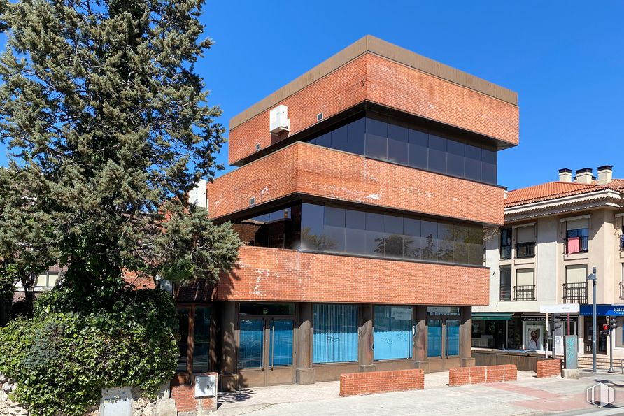 Oficina en venta en Calle Antonio Becerril, 12, Pozuelo de Alarcón, Madrid, 28223 con edificio, cielo, propiedad, ventana, planta, árbol, diseño urbano, condominio, ladrillo y fachada alrededor