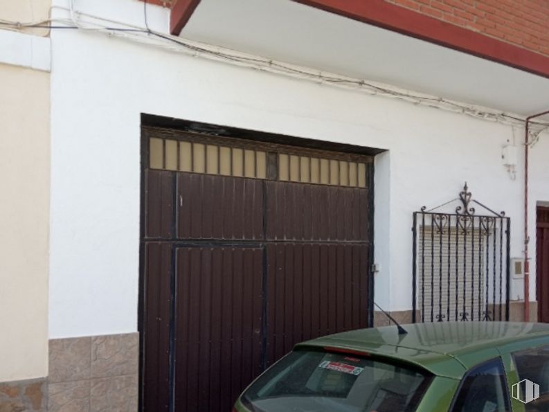 Local en venta en Calle Turleque, Consuegra, Toledo, 45700 con puerta, luz de estacionamiento, coche, vehículo, accesorio, madera, iluminación del automóvil, edificio, vehículo de motor y puerta del vehículo alrededor