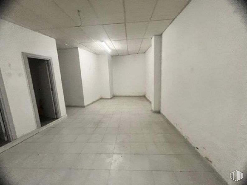 Retail for sale at Avenida Constitución, Mejorada del Campo, Madrid, 28840 with fixture, floor, wall, flooring, hall, door, composite material, ceiling, tints and shades and concrete around