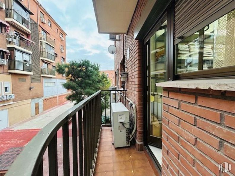 Oficina en alquiler en Calle Marqués Valdavia, Alcobendas, Madrid, 28100 con ventana, edificio, casa, cielo, planta, nube, madera, barrio, diseño urbano y zona residencial alrededor