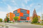 Office for rent at Avenida Águilas, 2B, La Latina, Madrid, 28044 with building, street light, window, cloud, sky, plant, tower block, tree, architecture and urban design around