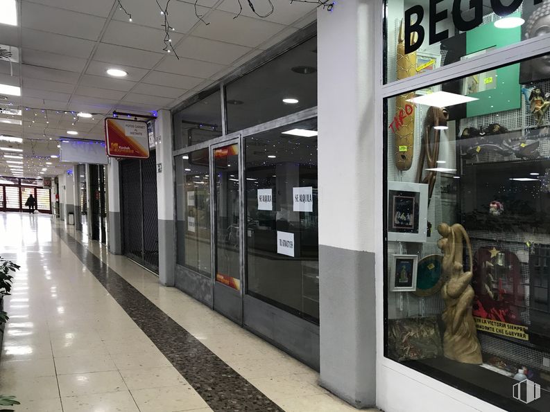 Local en venta en Centro Comercial Zoco, Calle Santa Teresa, 1, Arganda del Rey, Madrid, 28500 con accesorio, edificio, diseño automotriz, ciudad, suelo, venta minorista, fachada, techo, planta y vidrio alrededor