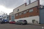 Nave en alquiler y venta en Calle Bañeza, 54, Fuenlabrada, Madrid, 28947 con coche, ventana, iluminación del automóvil, luz de estacionamiento, exterior del automóvil, aparcamiento, coche familiar, sistema de ruedas para automóviles, luces traseras y de freno y vehículo de lujo alrededor