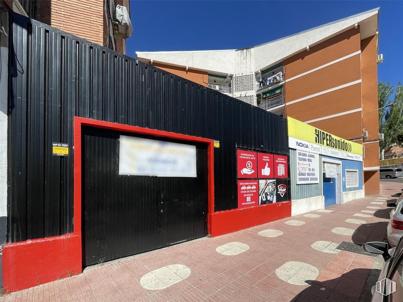 Local en venta en Calle Real, 112, San Sebastián de los Reyes, Madrid, 28700 con cielo, arquitectura, edificio, asfalto, diseño urbano, casa, fachada, diseño automovilístico, tintes y matices y sombra alrededor