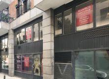 Oficina en alquiler y venta en Calle Noblejas, 2, Centro, Madrid, 28013 con fachada, edificio, venta al por menor, edificio comercial, accesorio, ciudad, uso mixto, ventana, fuente y vidrio alrededor