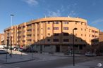 Retail for sale at Calle Adolfo Marsillach, Arganda del Rey, Madrid, 28500 with building, sky, cloud, daytime, window, street light, car, urban design, condominium and wheel around