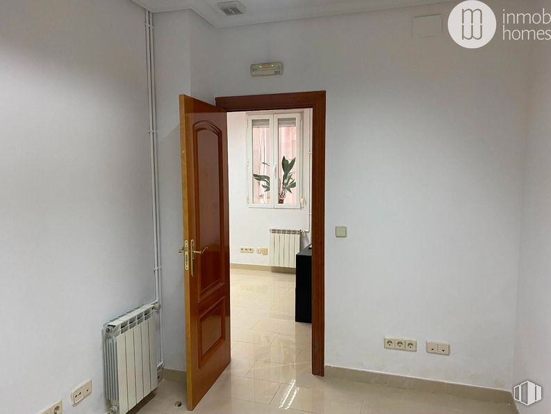 Oficina en venta en Calle General Díaz Porlier, Salamanca, Madrid, 28001 con puerta, propiedad, accesorio, madera, interiorismo, edificio, puerta de casa, suelos, casa y puerta del vehículo alrededor