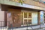 Retail for sale & for rent at Paseo Castellanos, 65, Carabanchel, Madrid, 28025 with road surface, door, fixture, sidewalk, facade, city, glass, building material, road and shade around