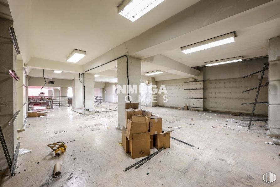 Local en venta en Calle Murcia, Arganzuela, Madrid, 28045 con alumbrado, lámpara, suelos, suelo, techo, material compuesto, hall, hormigón, ingeniería y material de construcción alrededor