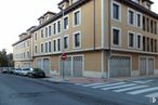 Retail for sale & for rent at Calle Los Vargas, Segovia, 40003 with building, car, property, window, sky, road surface, asphalt, wheel, vehicle and urban design around