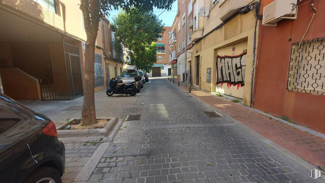 Suelo en venta en Calle Juan Portas, 7, Puente de Vallecas, Madrid, 28018 con coche, neumático, rueda, edificio, propiedad, ventana, vehículo, infraestructura, superficie de la carretera y asfalto alrededor