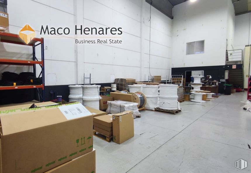 Industrial for rent at Zona industrial Inbisa, Alcalá de Henares, Madrid, 28802 with shipping box, box, floor, cardboard packaging, ceiling, warehouse, cardboard, packaging and labeling, inventory and package delivery around