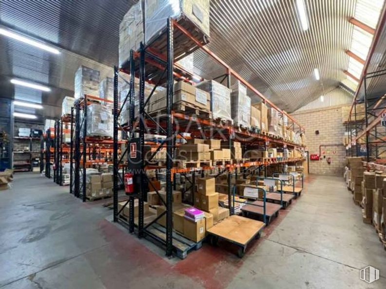 Nave en alquiler en Zona industrial Leganés, Leganés, Madrid, 28914 con caja, madera, suelo, venta al por menor, ciudad, edificio, mercado, ingeniería, suelos y edificio comercial alrededor