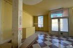 Retail for rent at Calle Lorenzo Niño, El Escorial, Madrid, 28280 with window, door, building, fixture, wood, hall, flooring, floor, shade and house around