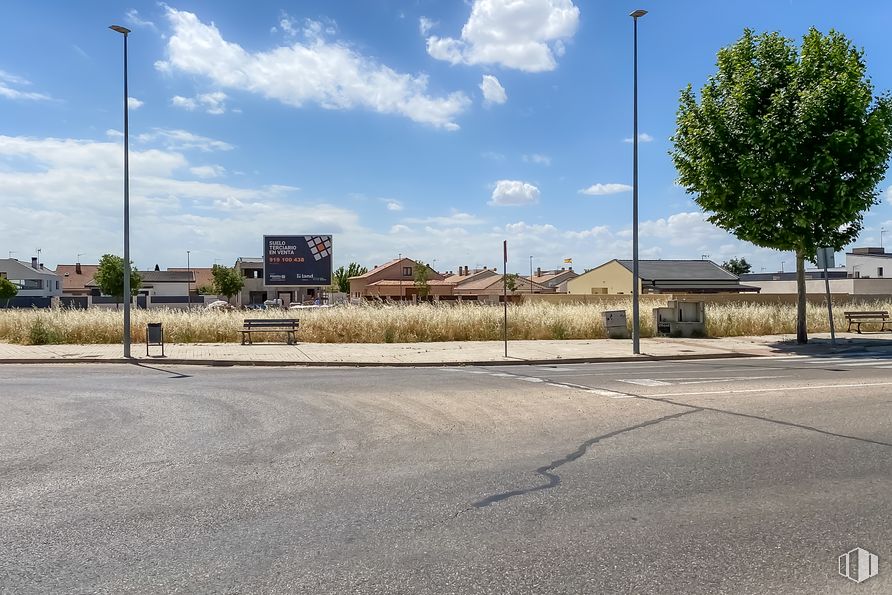 Land for sale at Calle Francia, 9, Meco, Madrid, 28880 with cloud, sky, plant, street light, road surface, asphalt, tree, land lot, tar and thoroughfare around